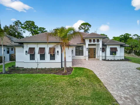 122 Se Via Lago Garda Port Saint Lucie FL 34952
