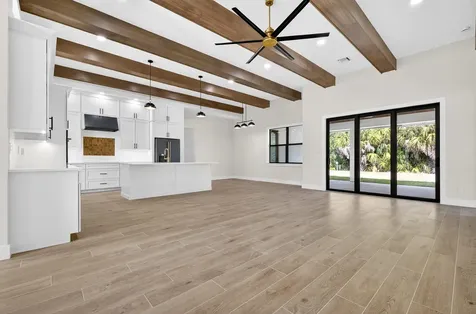 122 Se Via Lago Garda Port Saint Lucie FL 34952