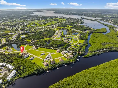 122 Se Via Lago Garda Port Saint Lucie FL 34952