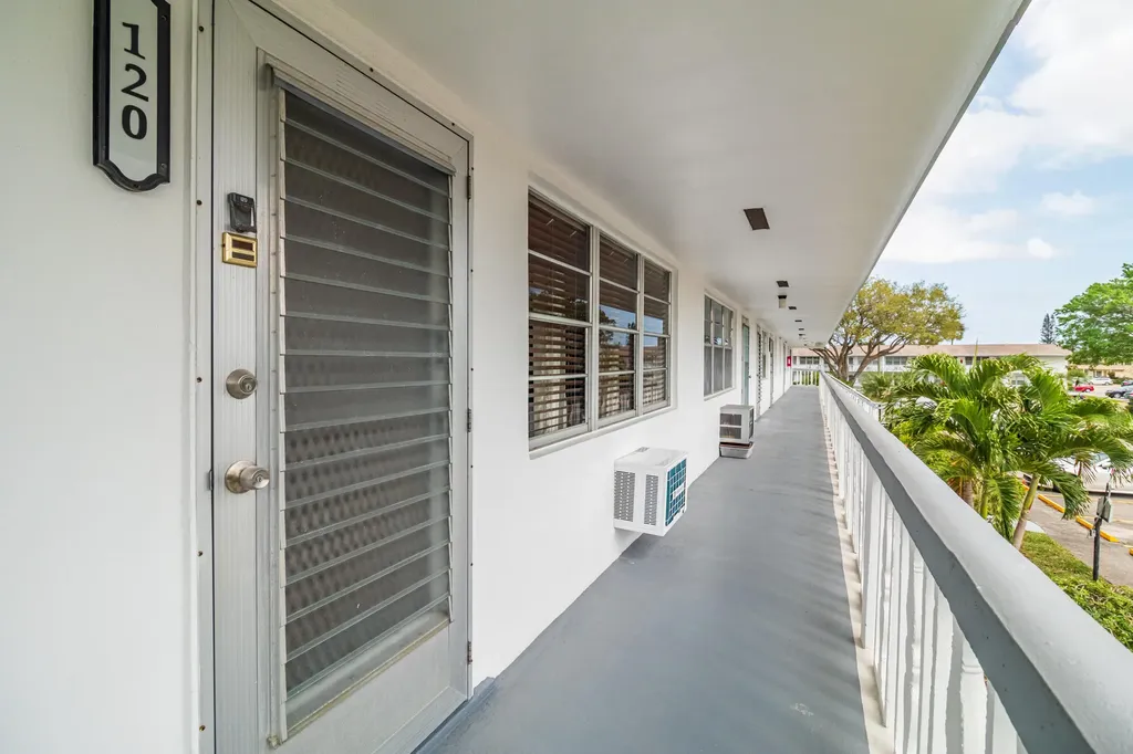120 Northampton West Palm Beach FL 33417