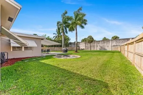 19613 Delaware Circle Boca Raton FL 33434