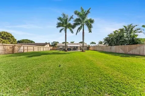 19613 Delaware Circle Boca Raton FL 33434