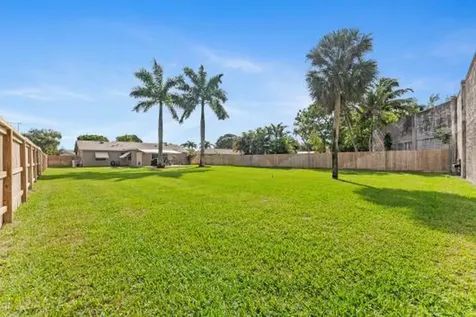 19613 Delaware Circle Boca Raton FL 33434