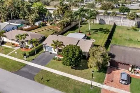 19613 Delaware Circle Boca Raton FL 33434