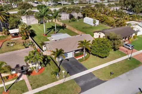 19613 Delaware Circle Boca Raton FL 33434
