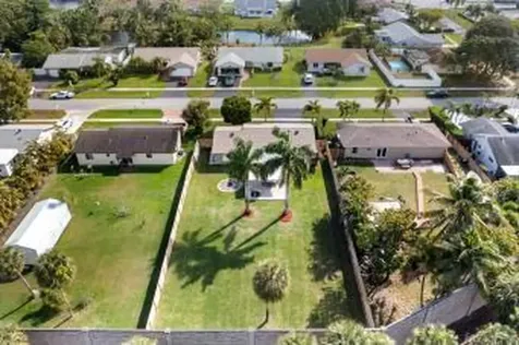 19613 Delaware Circle Boca Raton FL 33434