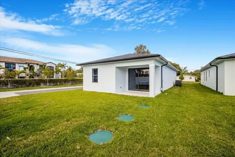 4736 Marguerita Street West Palm Beach FL 33417