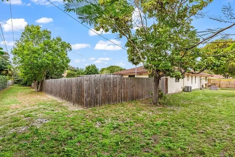 1120 Sw 16th Street Boca Raton FL 33486