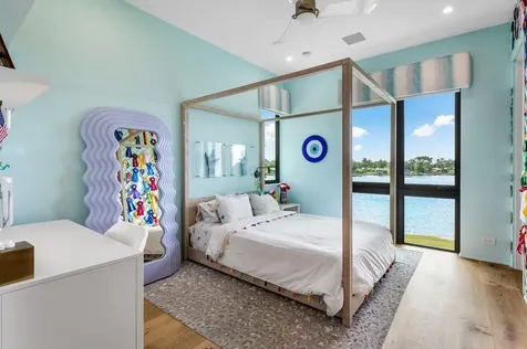 907 Sw 37th Court Boynton Beach FL 33435
