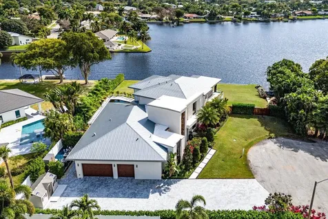 907 Sw 37th Court Boynton Beach FL 33435