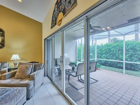 8421 Via Serena Boca Raton FL 33433