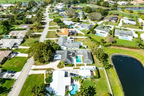 4705 Holly Drive Palm Beach Gardens FL 33418