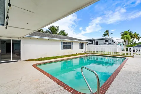 4705 Holly Drive Palm Beach Gardens FL 33418