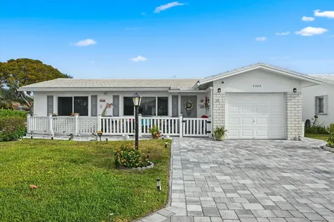 2305 Sw 21st Terrace Boynton Beach FL 33426