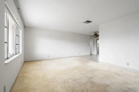 2001 Sw Roma Way Boynton Beach FL 33426