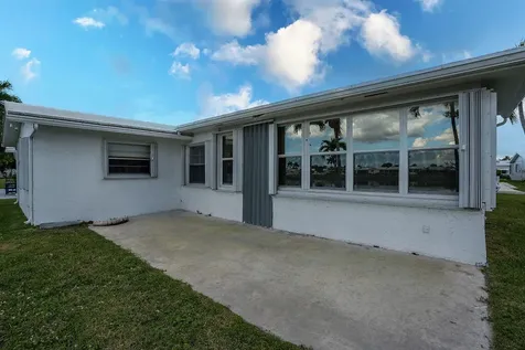 2001 Sw Roma Way Boynton Beach FL 33426
