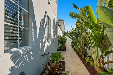 211 Nw 9th Street Boca Raton FL 33432