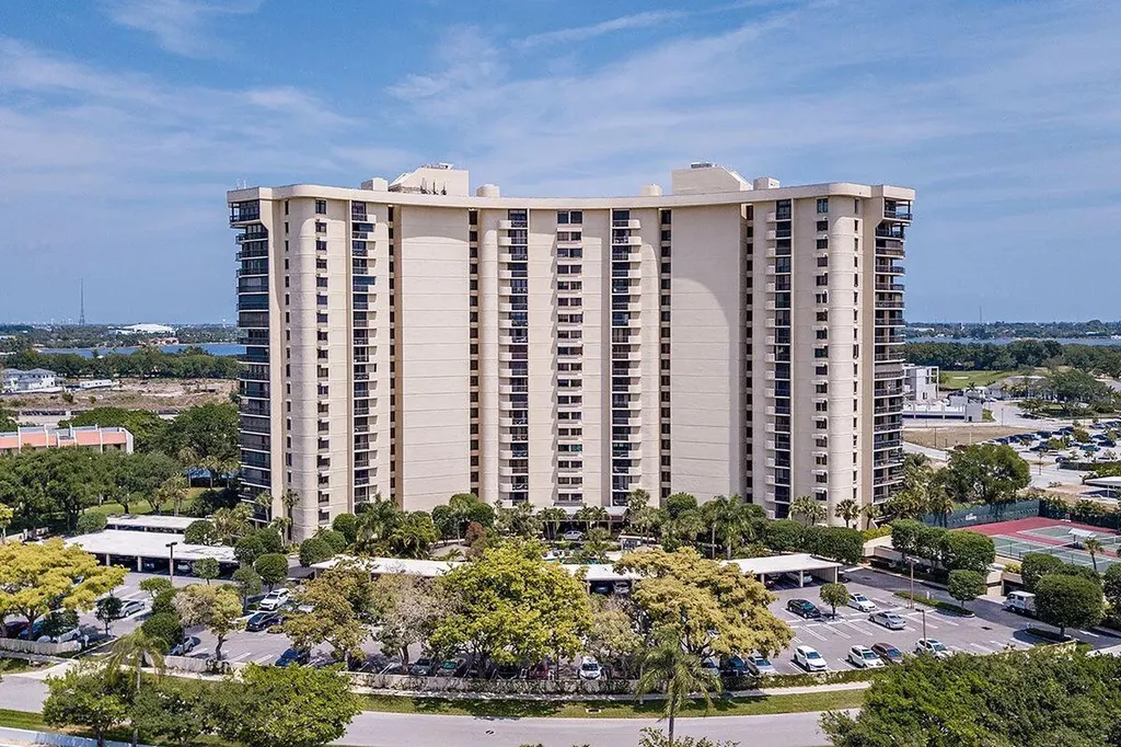 2480 Presidential Way West Palm Beach FL 33401