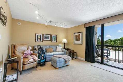 2480 Presidential Way West Palm Beach FL 33401