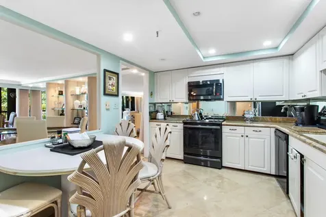 2480 Presidential Way West Palm Beach FL 33401