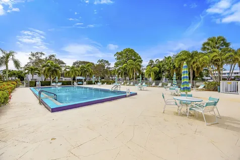 2929 Se Ocean Boulevard Stuart FL 34996
