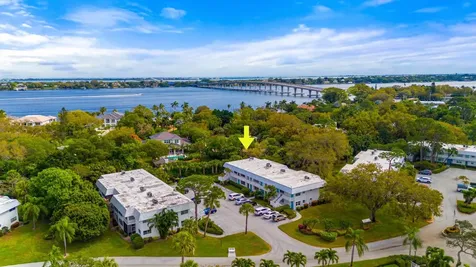 2929 Se Ocean Boulevard Stuart FL 34996