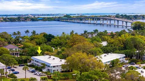 2929 Se Ocean Boulevard Stuart FL 34996