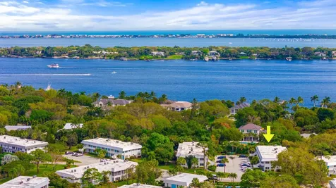 2929 Se Ocean Boulevard Stuart FL 34996