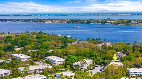 2929 Se Ocean Boulevard Stuart FL 34996