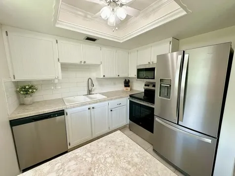 2929 Se Ocean Boulevard Stuart FL 34996