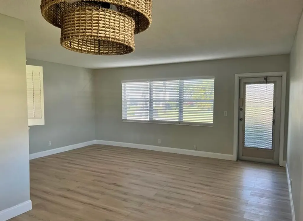 152 Easthampton G West Palm Beach FL 33417