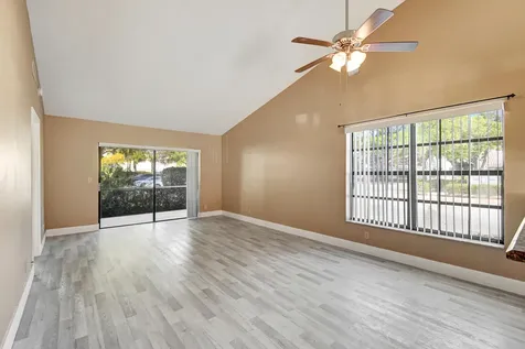 492 Hardwood Place Boca Raton FL 33431
