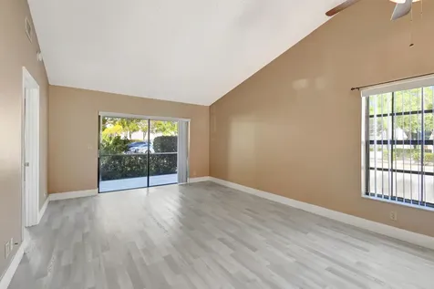492 Hardwood Place Boca Raton FL 33431