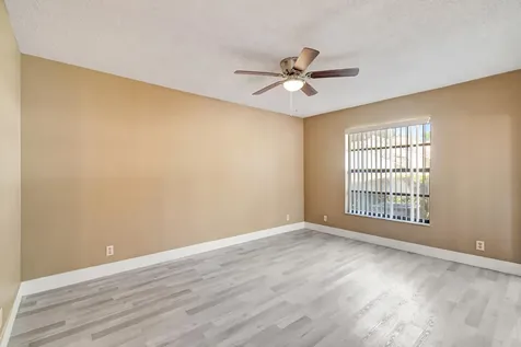 492 Hardwood Place Boca Raton FL 33431