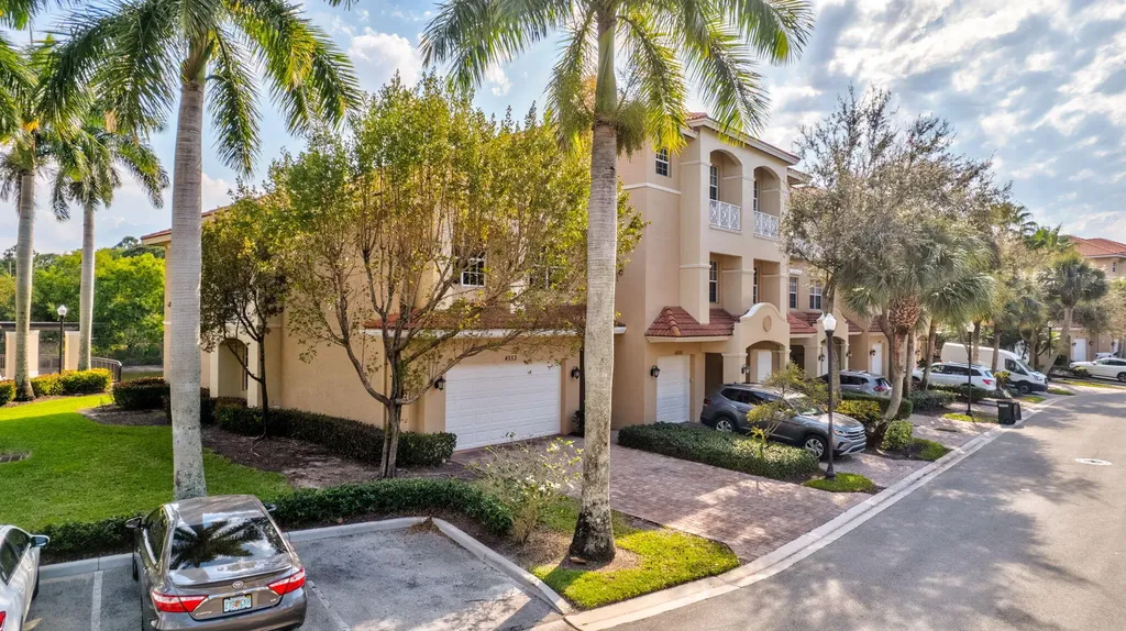 4553 Artesa Way Palm Beach Gardens FL 33418