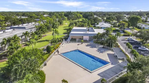 18081 Se Country Club Drive Tequesta FL 33469