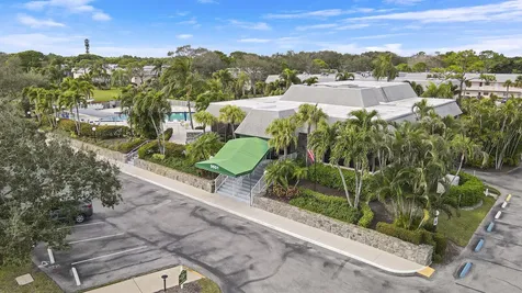 18081 Se Country Club Drive Tequesta FL 33469