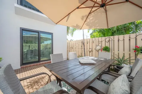1251 S Federal Highway Boca Raton FL 33432