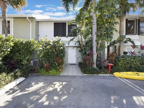 662 Mariners Way Boynton Beach FL 33435