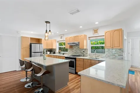 136 Oregon Lane Boca Raton FL 33487