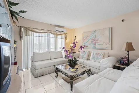 4174 Inverrary Drive Lauderhill FL 33319