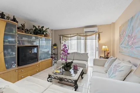4174 Inverrary Drive Lauderhill FL 33319
