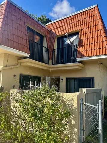 4240 Nw 114th Terrace Coral Springs FL 33065