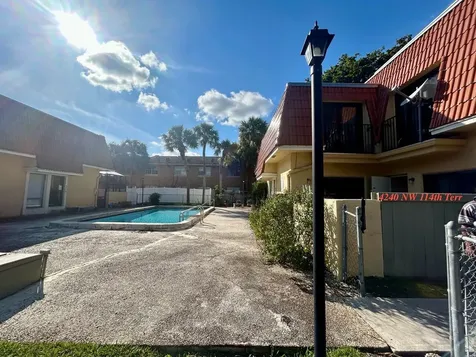 4240 Nw 114th Terrace Coral Springs FL 33065