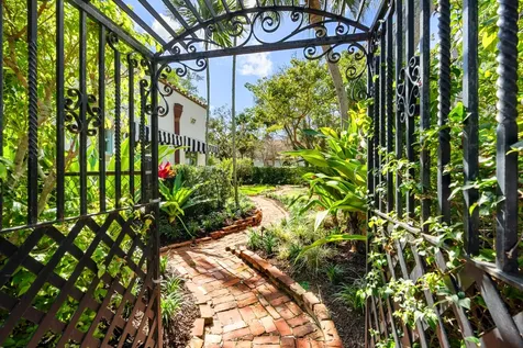 895 Hibiscus Street Boca Raton FL 33486