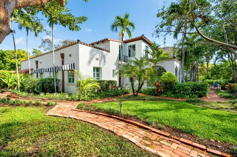 895 Hibiscus Street Boca Raton FL 33486