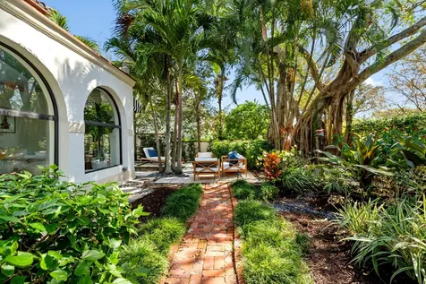 895 Hibiscus Street Boca Raton FL 33486
