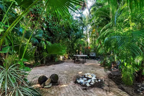228 Phipps Palm Beach FL 33480