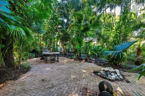 228 Phipps Palm Beach FL 33480