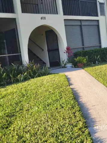 5961 Whispering Pine Way Greenacres FL 33463